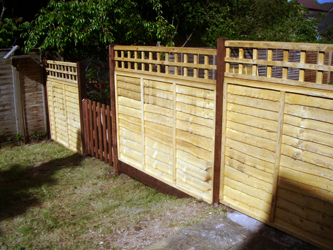 muddy boots landscaping Fencing